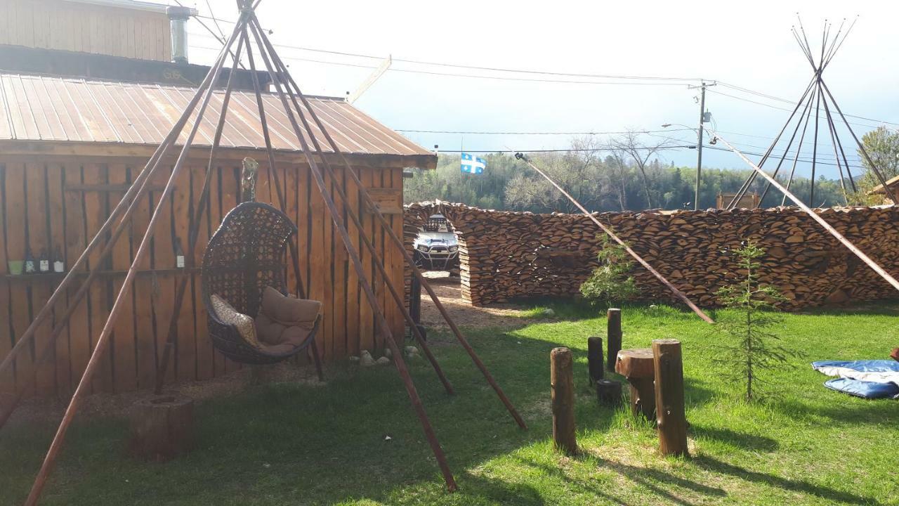Hébergement de la Montagne St-Roch Saint Roch de Mekinac Buitenkant foto